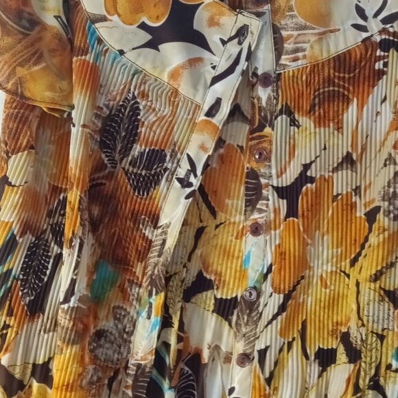 Women's Colorful Floral Print Accordion Pleated Button Closure Smocked Top 18/20 - Picture 7 of 7